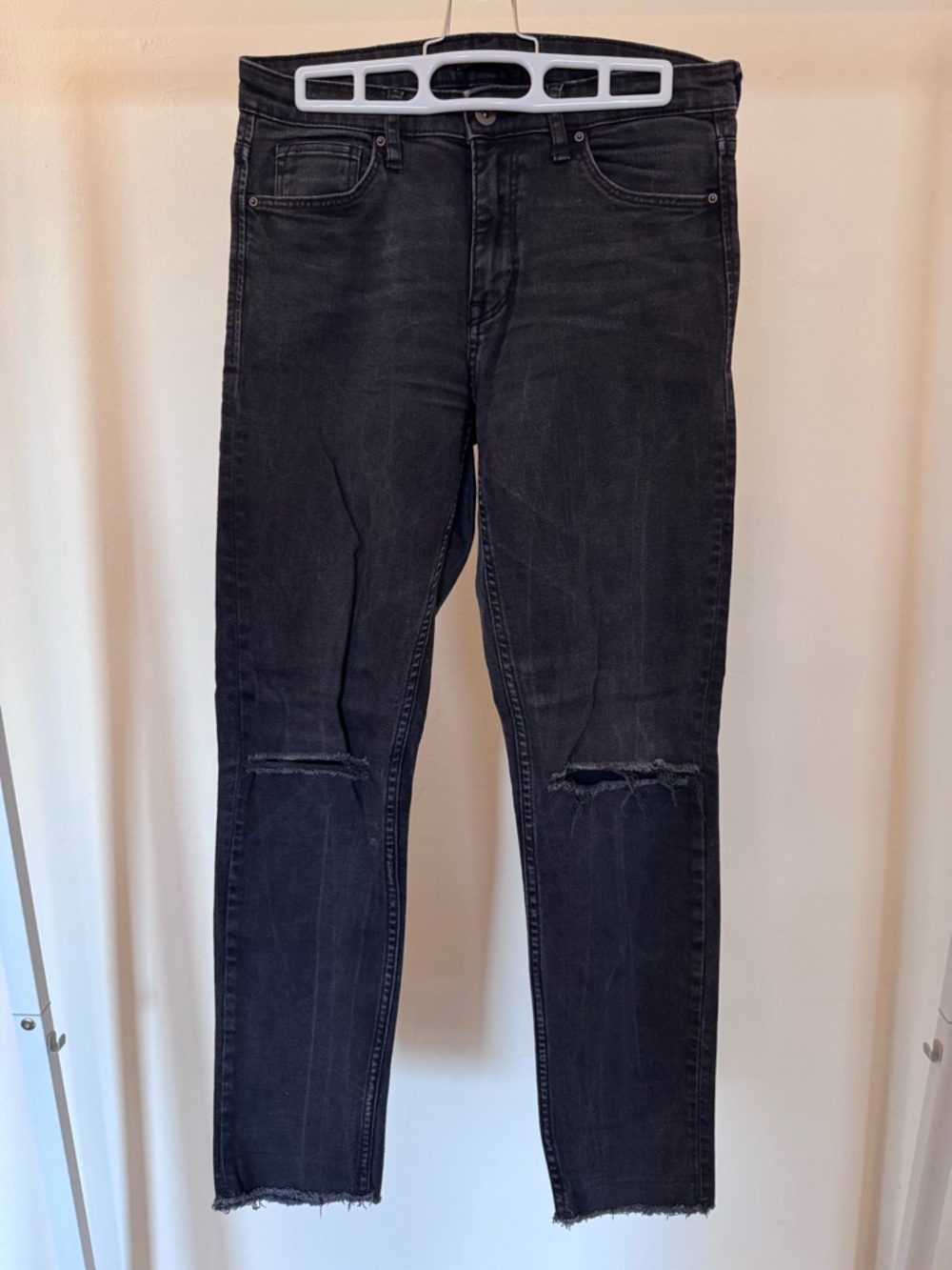 H&M Women's Black Slim Jeans with Knee Rips